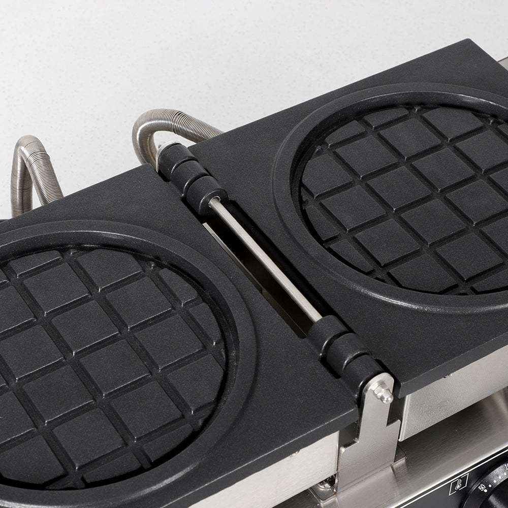 Single grid flipping circular waffle maker