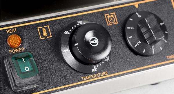 Commercial 4-Slice Nonstick Stainless Steel Square Waffle Maker with Temperature & Time Control 50~300℃ for Snacks New Condition