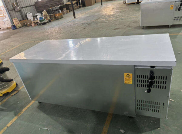 Commercial Worktop Bakery Tray Freezer Refrigeration Equipment for Pastry Shops, Bakeries and Catering Businesses